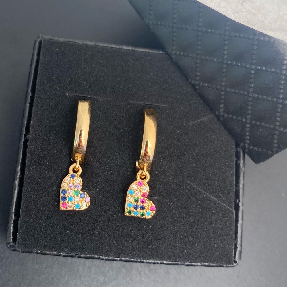 18k Gold Filled Multicolor Heart Huggie earrings Aretes  Oro Laminado 18k